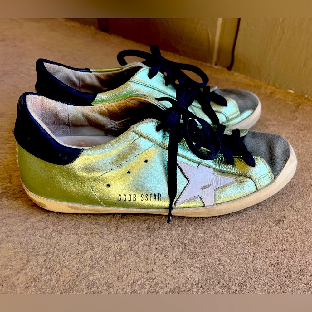 Golden goose Superstar sneakers! Good condition